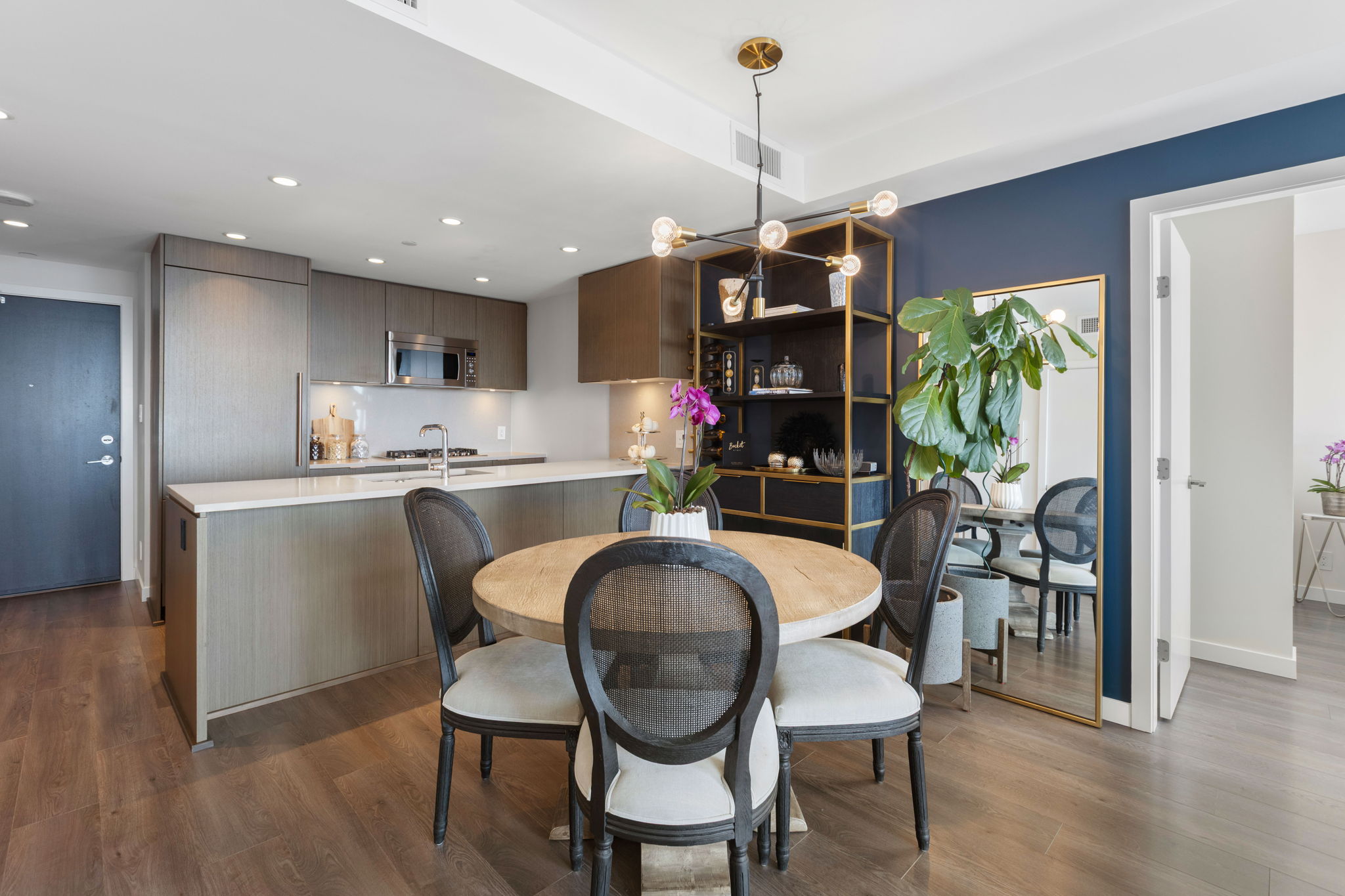 #1703 – 125 E 14th Street
